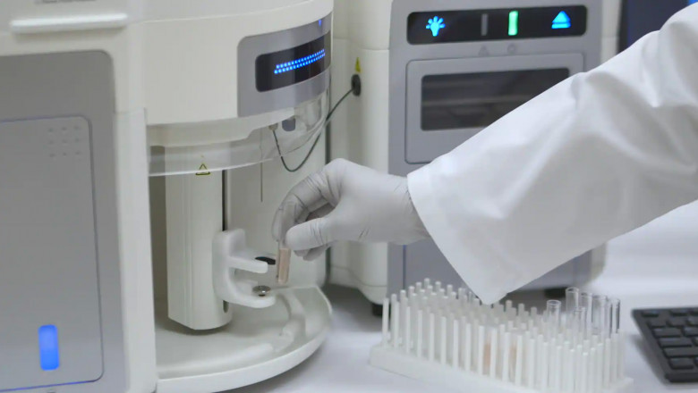 By Using Differentiation Antigens, Flow Cytometry Differentiates Cell Subpopulations