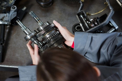 Is an Automatic Transmission Less Fuel Efficient Than a Manual Transmission? Let’s Find Out!