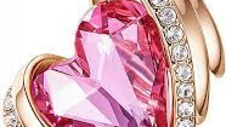 Jewelry at wholesale prices is more popular with consumers.