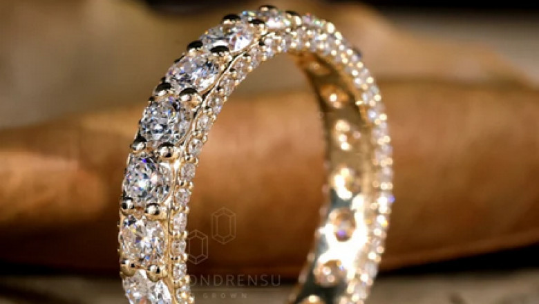 Round Diamond Eternity Band
