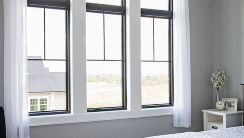 What is a general contractor?