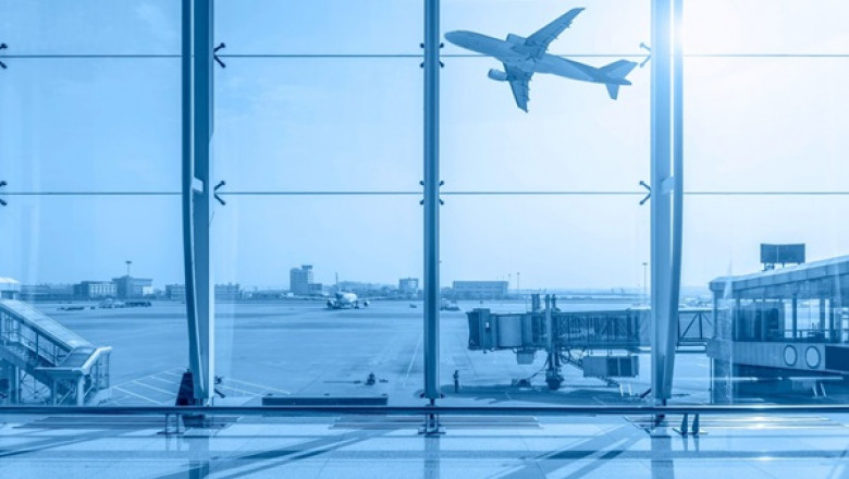 London Airports: Arrivals and Departures