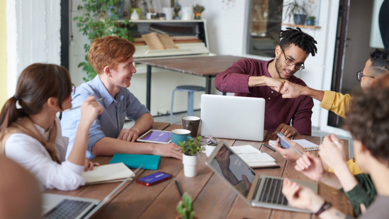 Be effective and inspire your colleagues to gain the best performance ever each month!