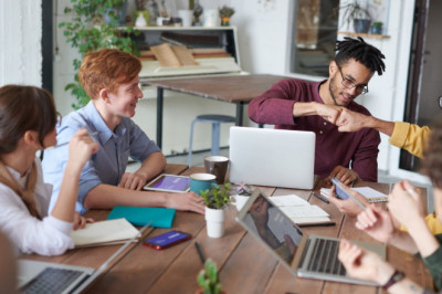 Be effective and inspire your colleagues to gain the best performance ever each month!