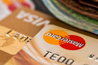 quién es elegible para obtener tarjetas de crédito aseguradas