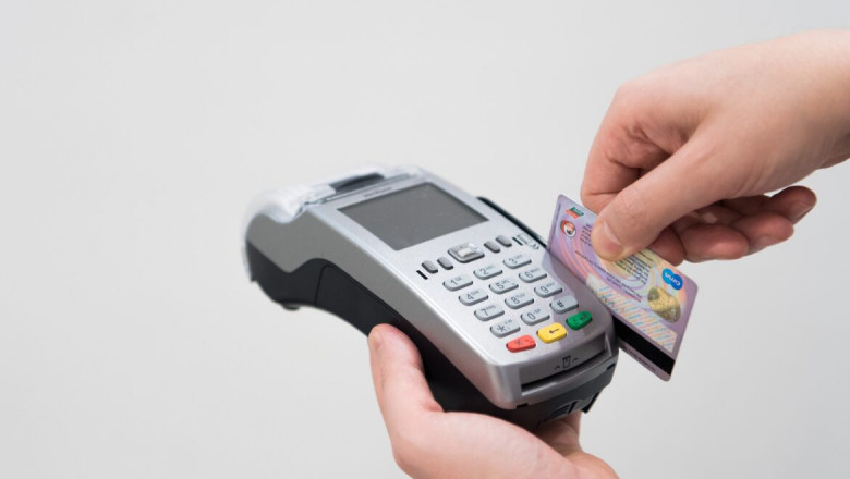 Tips to Protect Credit While Traveling