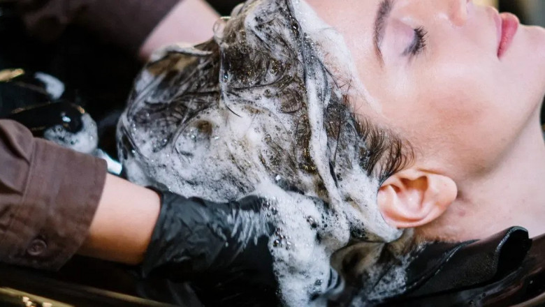 HOW TO SHAMPOO HAIR AFTER OILING