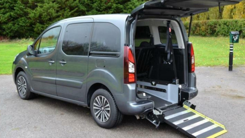 The 4 Key Benefits of Booking an Airport Taxi Ride