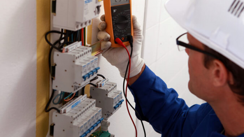 What Are the Pros of Hiring the Right Industrial Electrical Service?