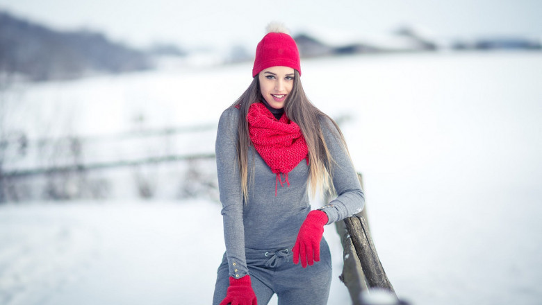 Ladies Scarves Wholesale UK - Ways To Follow To Earn More By Stocking Ladies Scarves Wholesale UK!