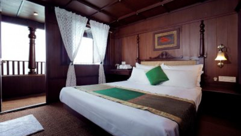Luxury Houseboat in Kerala