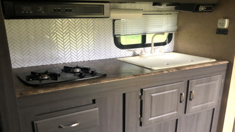 Get the Look of High-End Backsplash Tiles with Peel and Stick Vinyl Tile