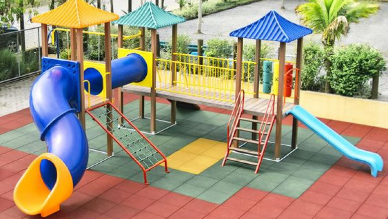 How to maintain and fix outdoor slides?