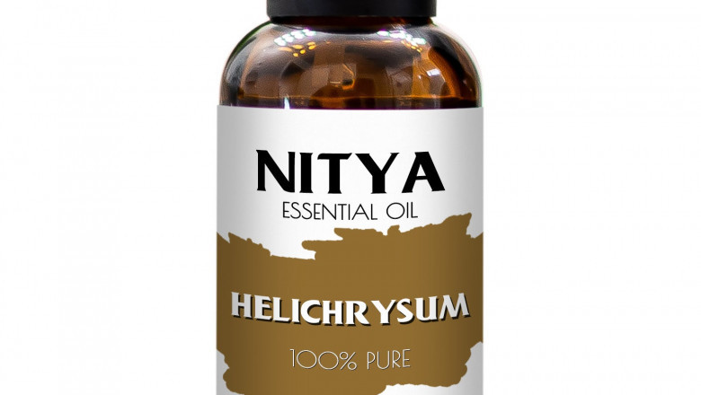 Benefits of helichrysum and rosemary essential oils