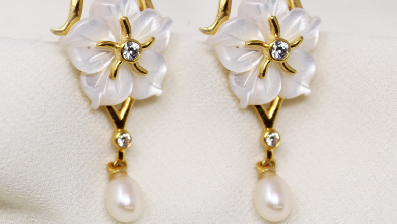 Indian jewellery can be purchased online with several advantages.