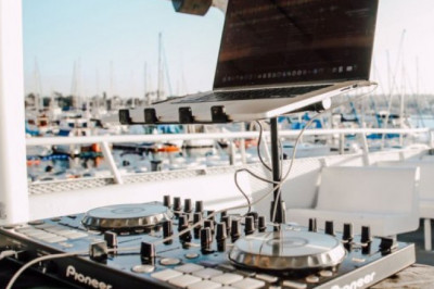 Private Boat charter San Diego is a right way of exploring the marine life