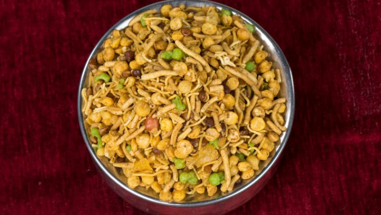 The Best Dal Moth namkeen in town