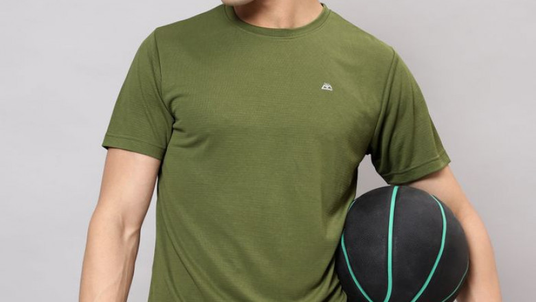 Play Your Favorite Sport in the Right Sports T Shirt for Men: Shop Online