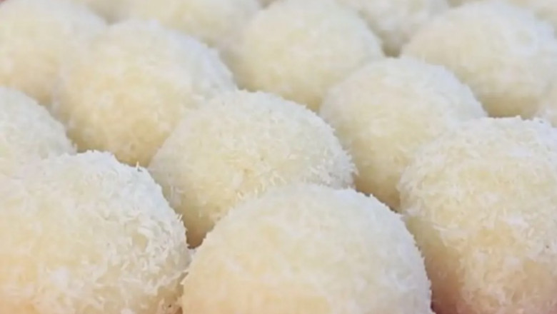 Nariyal ke laddu