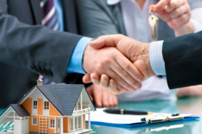 Consider These Factors Before Selling Your Home for Cash