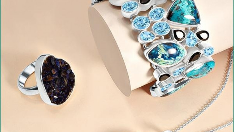 Hidden Powers of Azurite Revealed