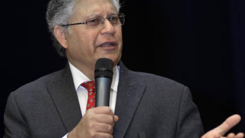 How To Improve Public Speaking & Become A Better Speaker- Shiv Khera