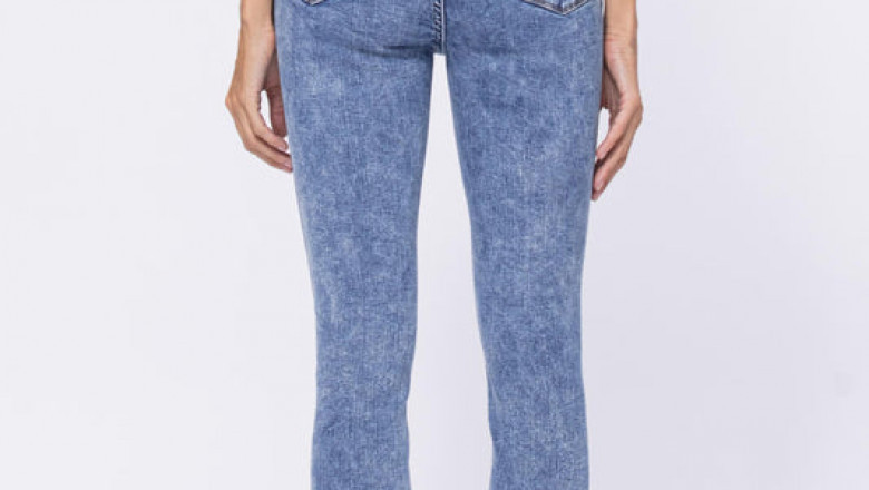 Three Types of Clothing Items to Buy from Online Stores