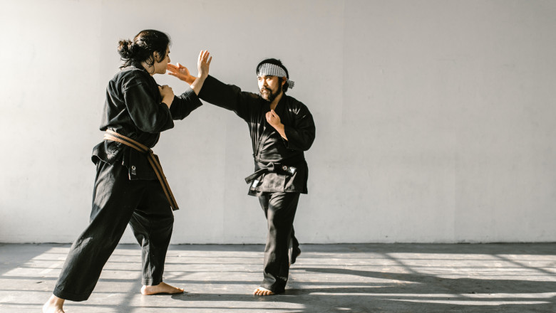 Do self-defense for adults classes need to differ for men and women?