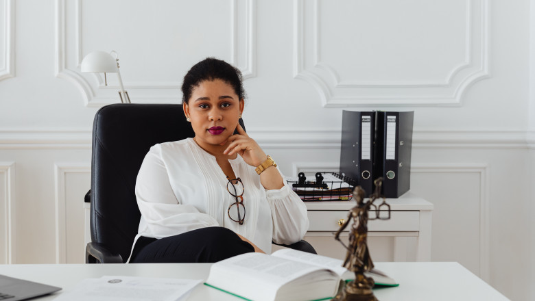 Top 7 Things to Consider While Choosing Divorce Lawyers in Mumbai