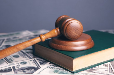 Benefits You Can Expect From a Law Degree in 2022