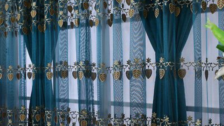 How to make embroidered window curtain?