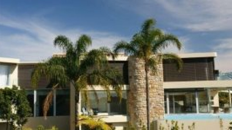 The risks of using an old garage door