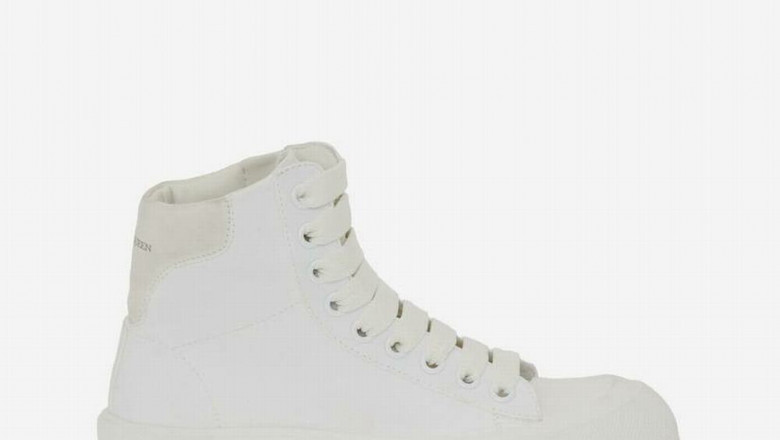 cult like following Alexander McQueen Pumps since it launched
