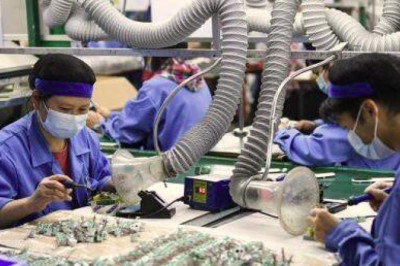 Turnkey Electronics contract manufacturing services, PCB assembly Services - Topscom