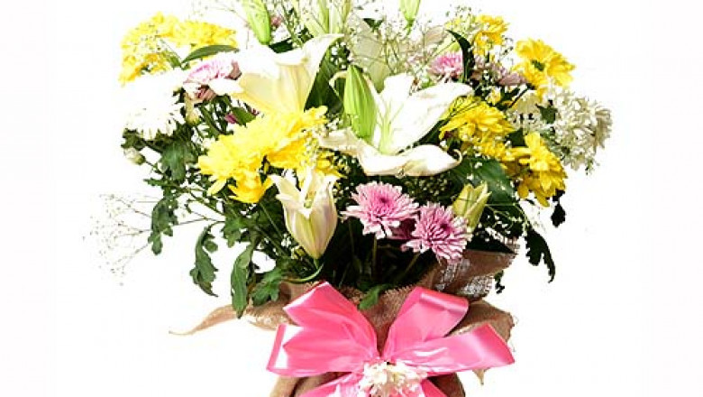 Send Flowers To Romania