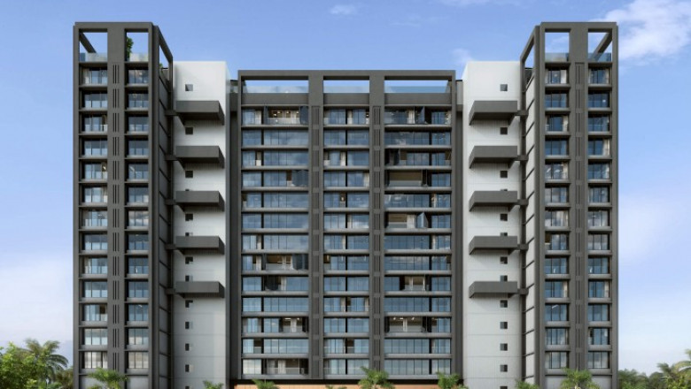 A Way of Living Next to Linking Road - Raheja Park West