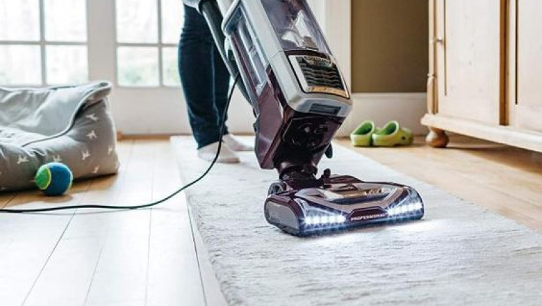 How to change the belt on an electrolux vacuum cleaner?