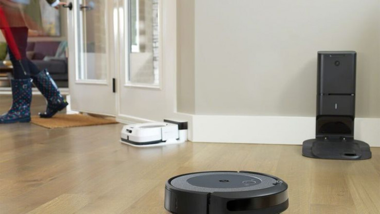 How to empty robot vacuum cleaner?
