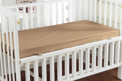Fitted Crib Sheets Made with Pure Cotton