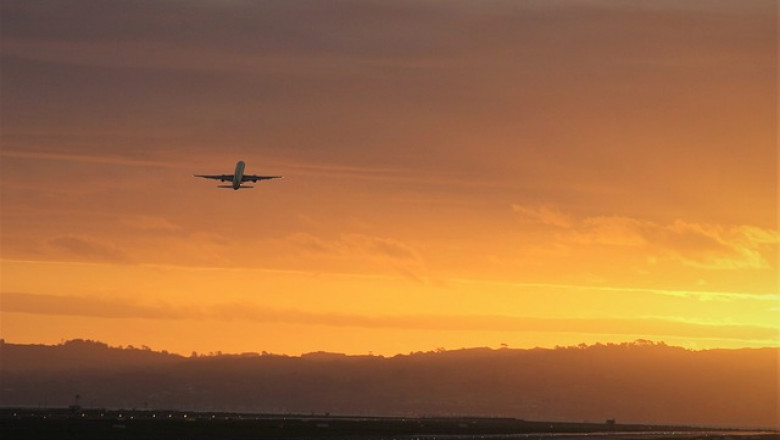 How do I check China airlines' flight status?