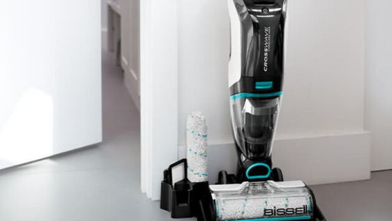 How to open bissell vacuum cleaner?