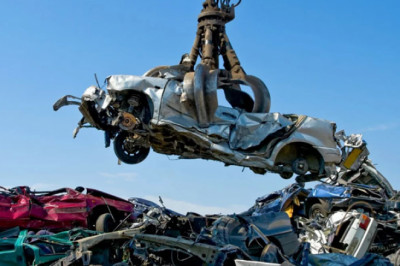 Why You Should Approach the Expert Wreckers for Car Recycling