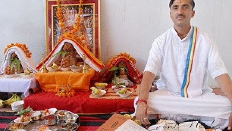 Traditional Hindu Pandits | Event Needz