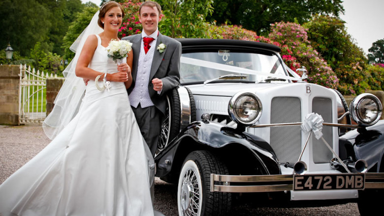 Seamless Wedding Transport Hire a Professional Chauffeur