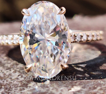 Oval Engagement Rings