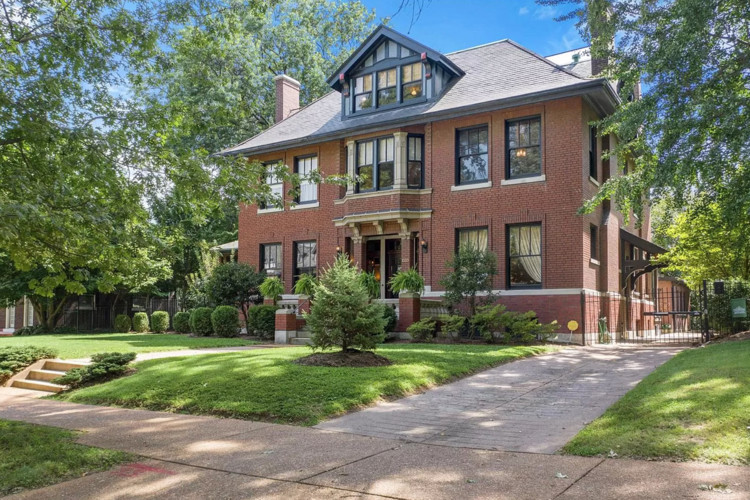 Realtor St Louis MO - Staging Companies - Sandpiper