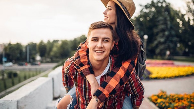 Online Dating Assistance For Males and Girls