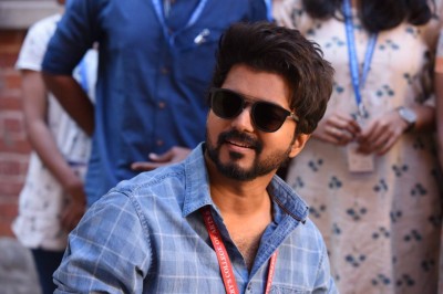 One more iconic picture of Thalapathy is ready to hit viral on Internet.