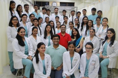 Best Spine Specialist Doctor and Clinic in Delhi