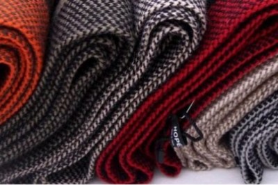 Wholesale Clothing Suppliers UK – Must Check the Sensitive Part of Scarves